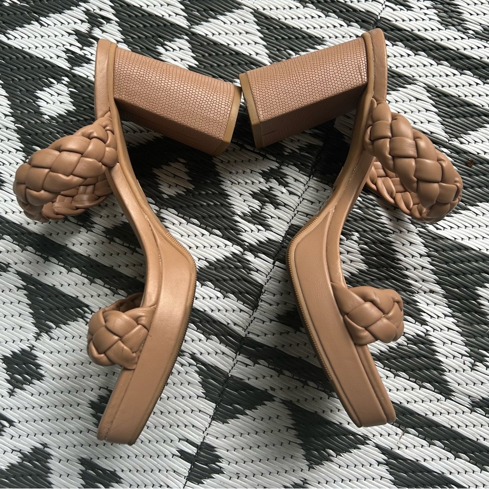 Women’s nude platform heels